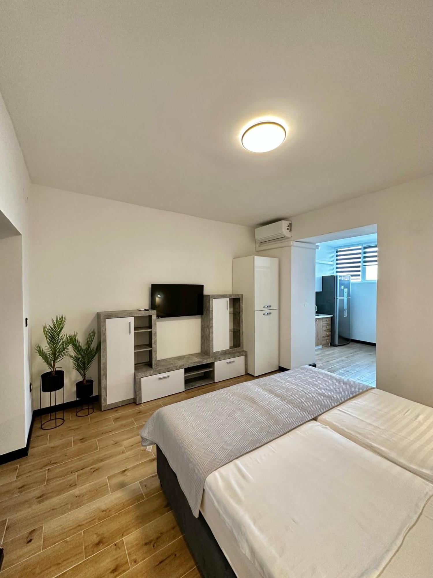 Crolivia Apartments Near Arena, Center Of Pula Extérieur photo